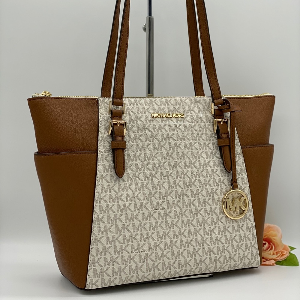 MICHAEL KORS CHARLOTTE LARGE TOP ZIP TOTE VANILLA